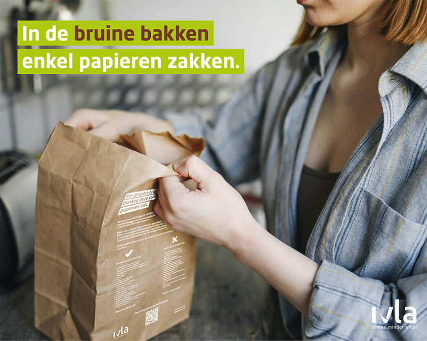 in de bruine bakken, enkel papieren zakken